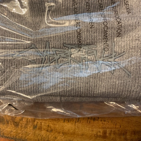 NWT Tesla Cybertruck Cybertrukk Graffiti Beanie Gray Limited hat cap musk trump - Picture 7 of 7